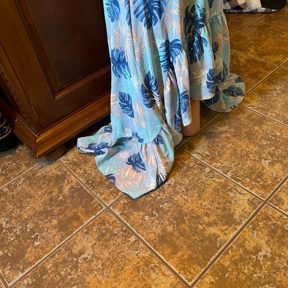 Estro Small Tropical Wrap skirt and Matching Bandeau - Picture 12 of 12